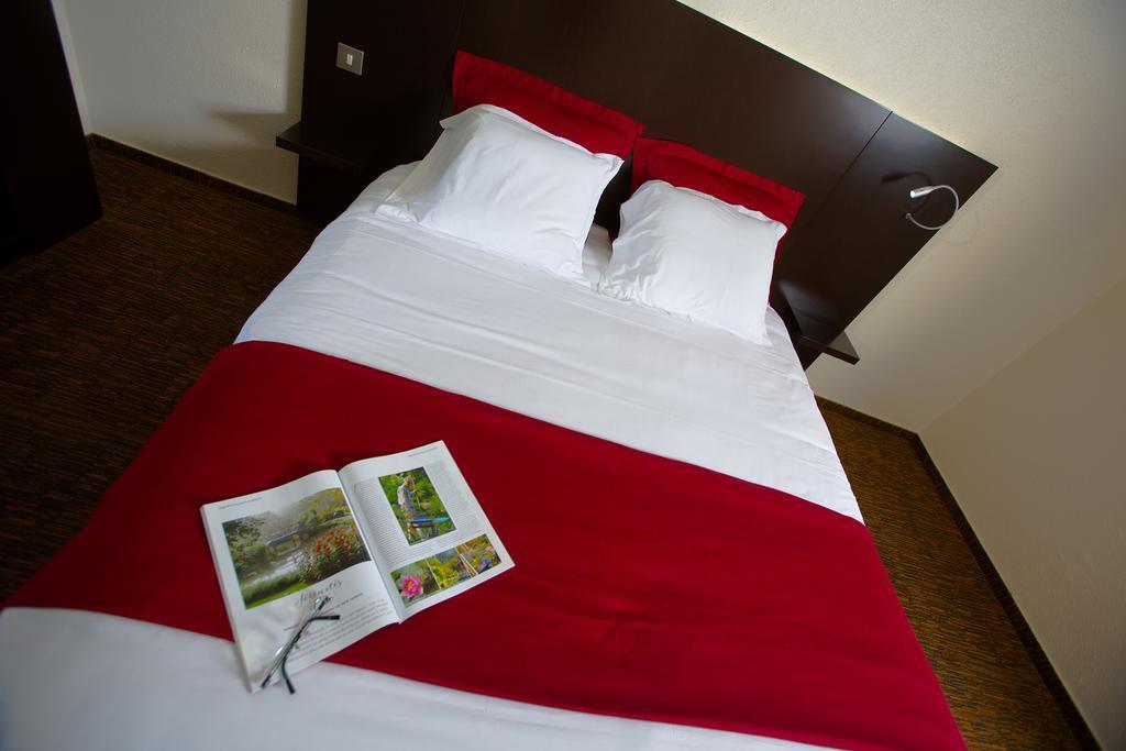 Hotel Akena Creil - Clermont Agnetz アニェッツ エクステリア 写真