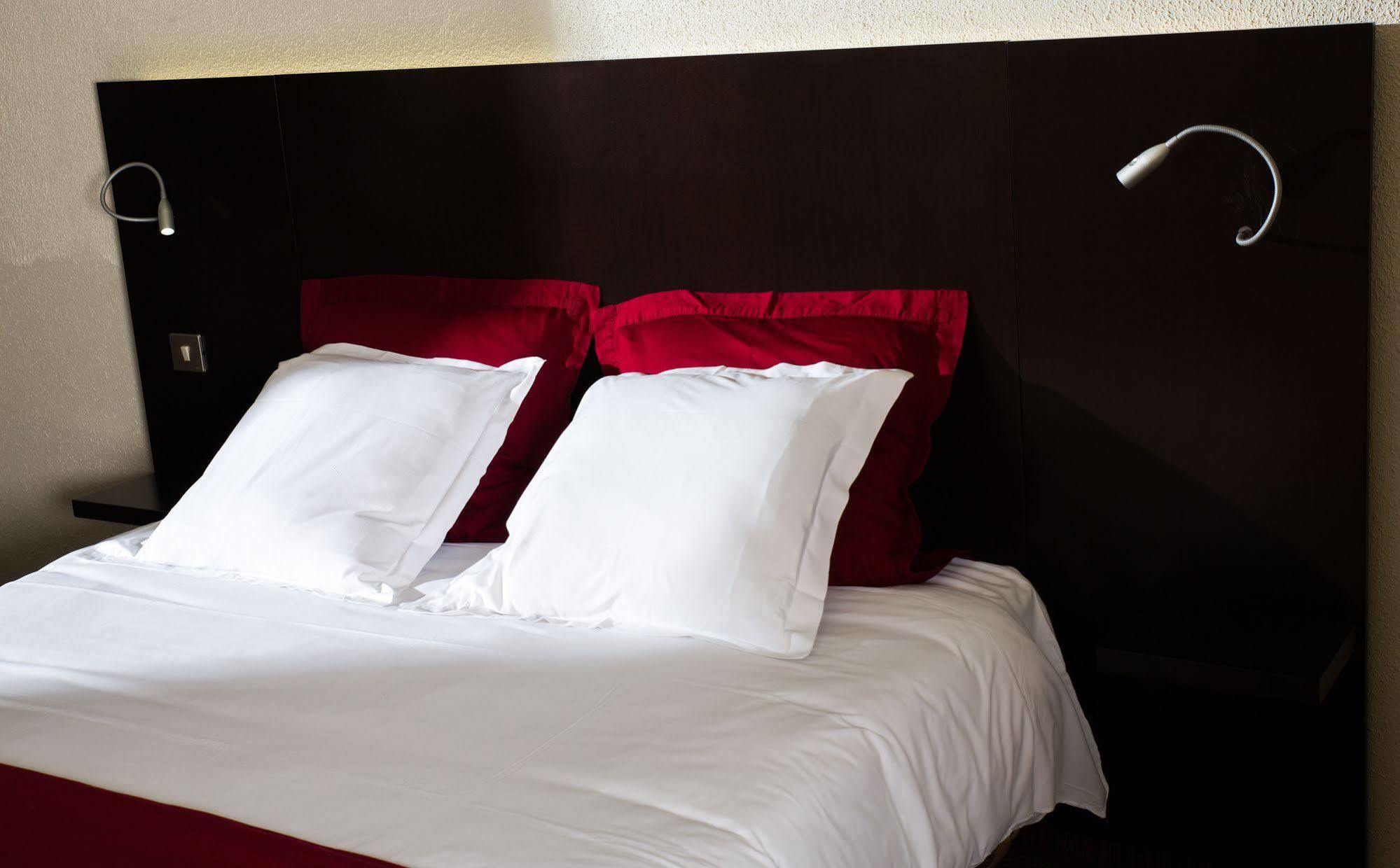 Hotel Akena Creil - Clermont Agnetz アニェッツ エクステリア 写真